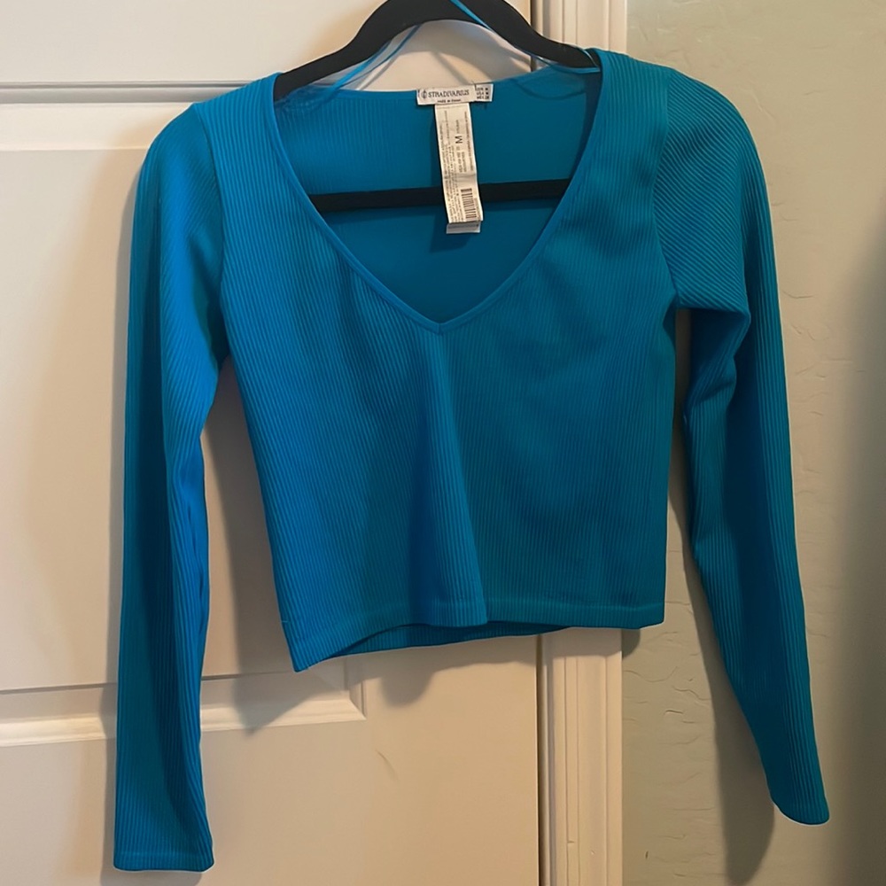 Stradivarius blue cropped long sleeve top